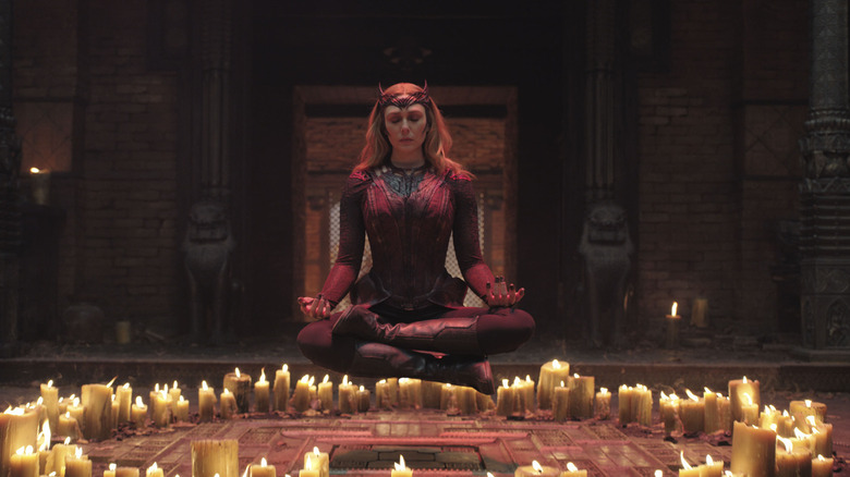 Elizabeth Olsen în „Doctor Strange în multiversul nebuniei”. 