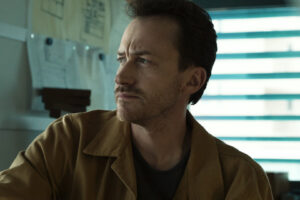 Joseph Mazzello in Monument