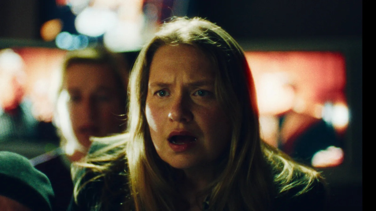 Merritt Wever plays Dateline NBC producer Andie Bender.
